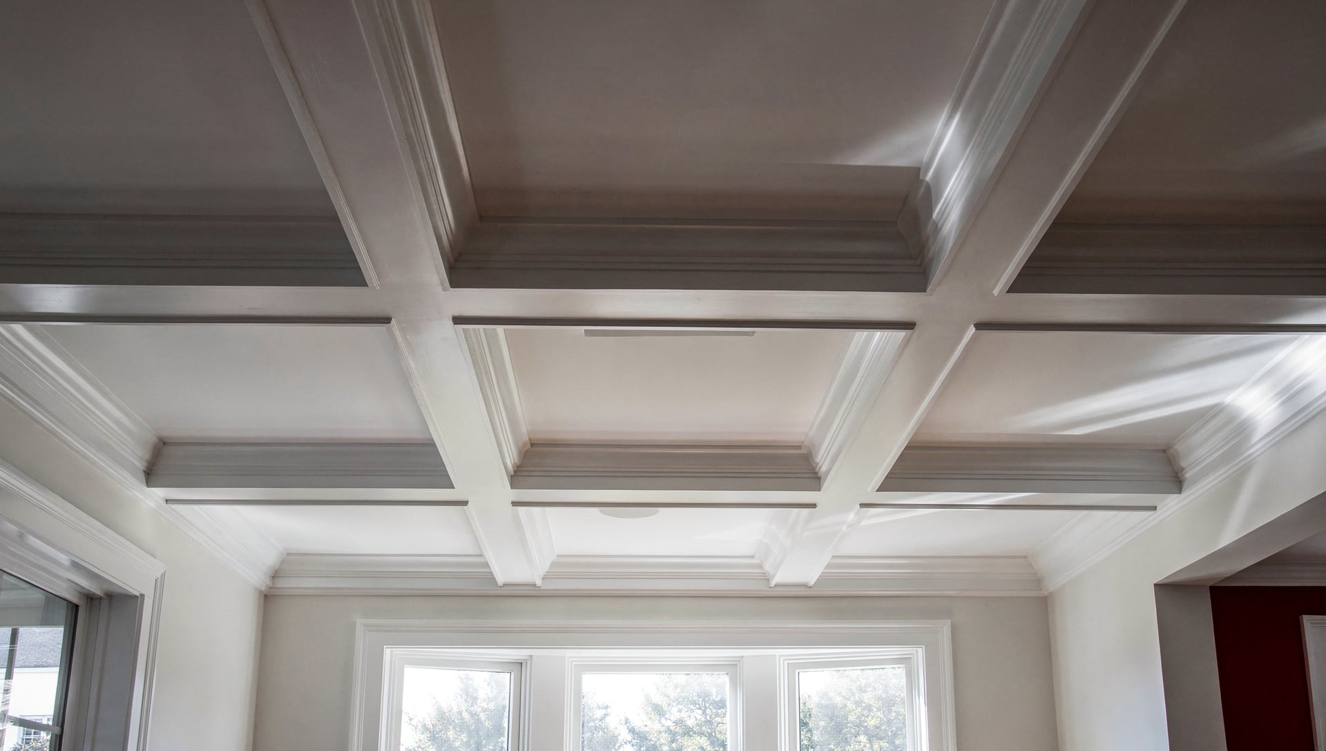 Coffered ceiling installation: 4 styles for a 1980s colonial